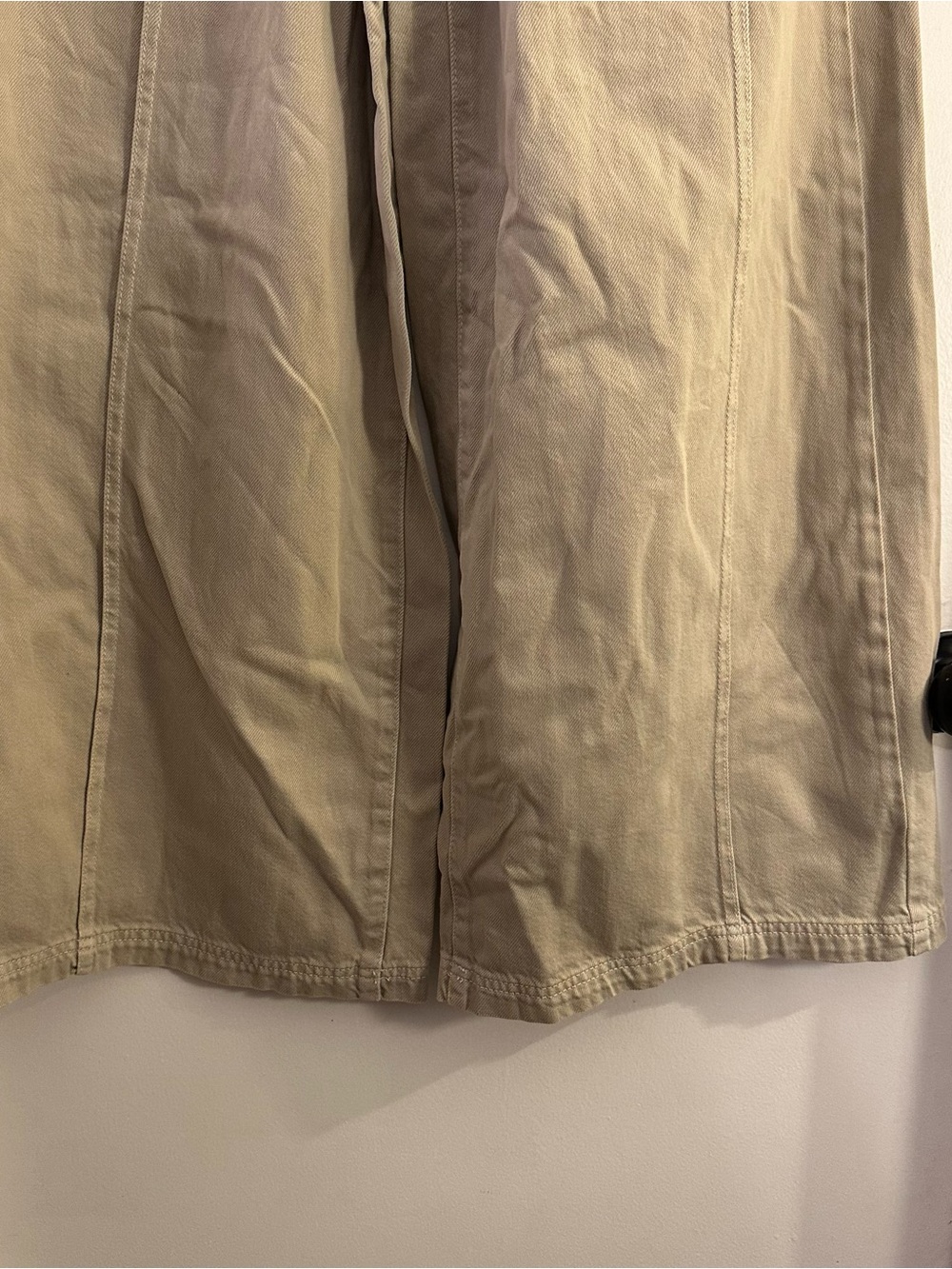 Old Navy Wide-Leg Drawstring Pants in Light Khaki - Picture 4 of 11